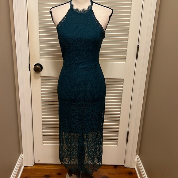 Lulus Kiss Me at Midnight Lace Halter Bodycon Midi Dress in Forest Green, Sz S - Picture 4 of 17